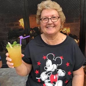 Meet your Posher, Elaine